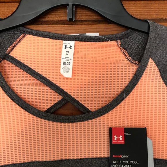 ⬇️🎁NWT | Under Armour | M | Heatgear training top - Picture 2 of 8